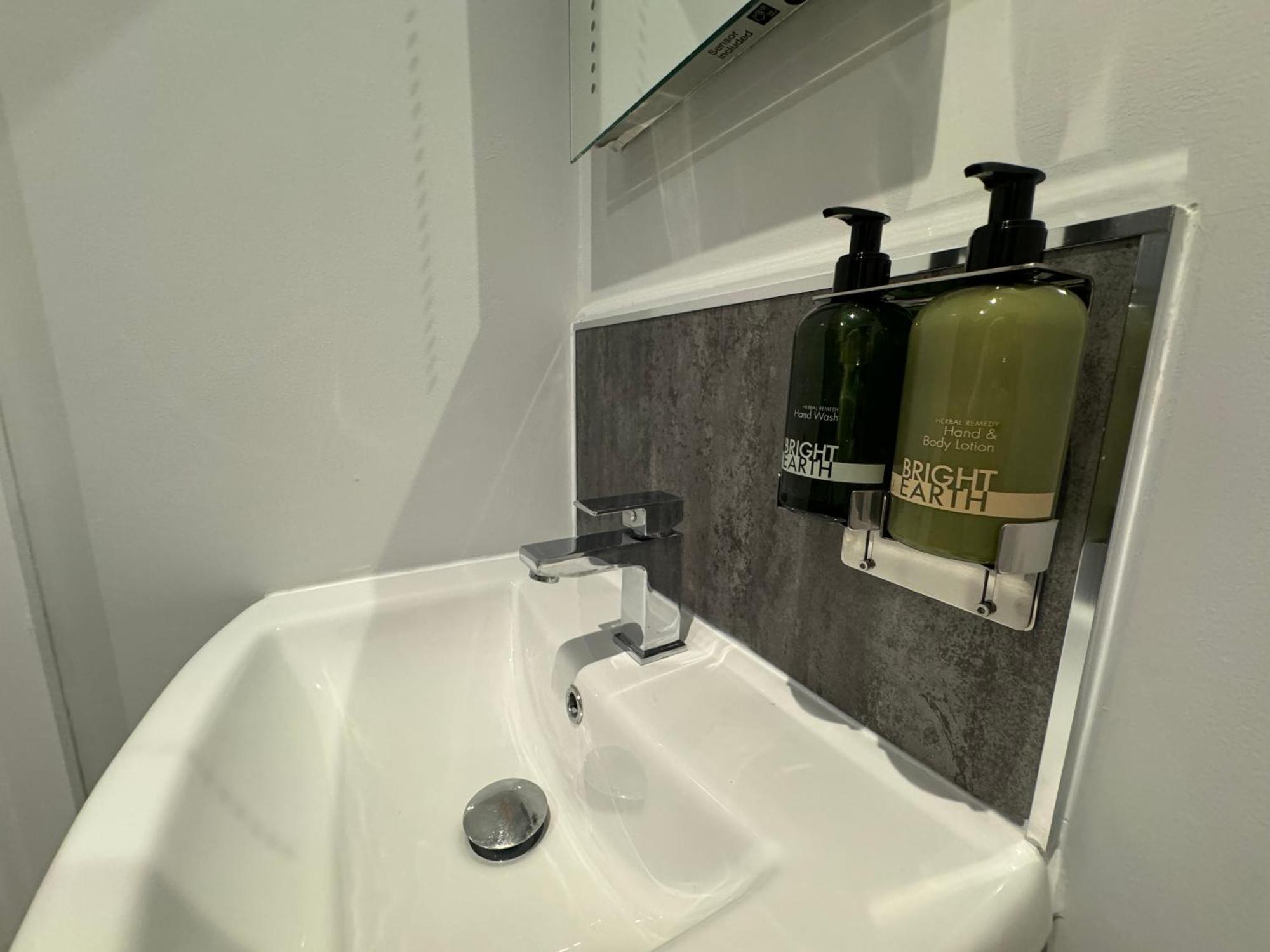 Lymm Living Otel Warrington  Dış mekan fotoğraf