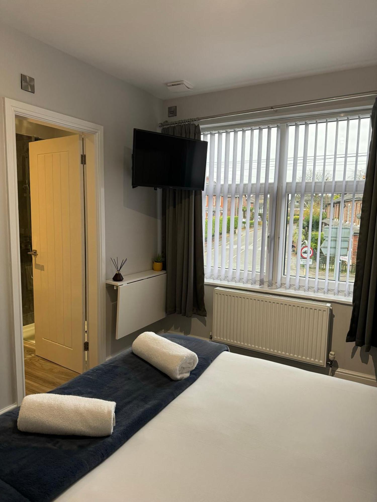 Lymm Living Otel Warrington  Dış mekan fotoğraf