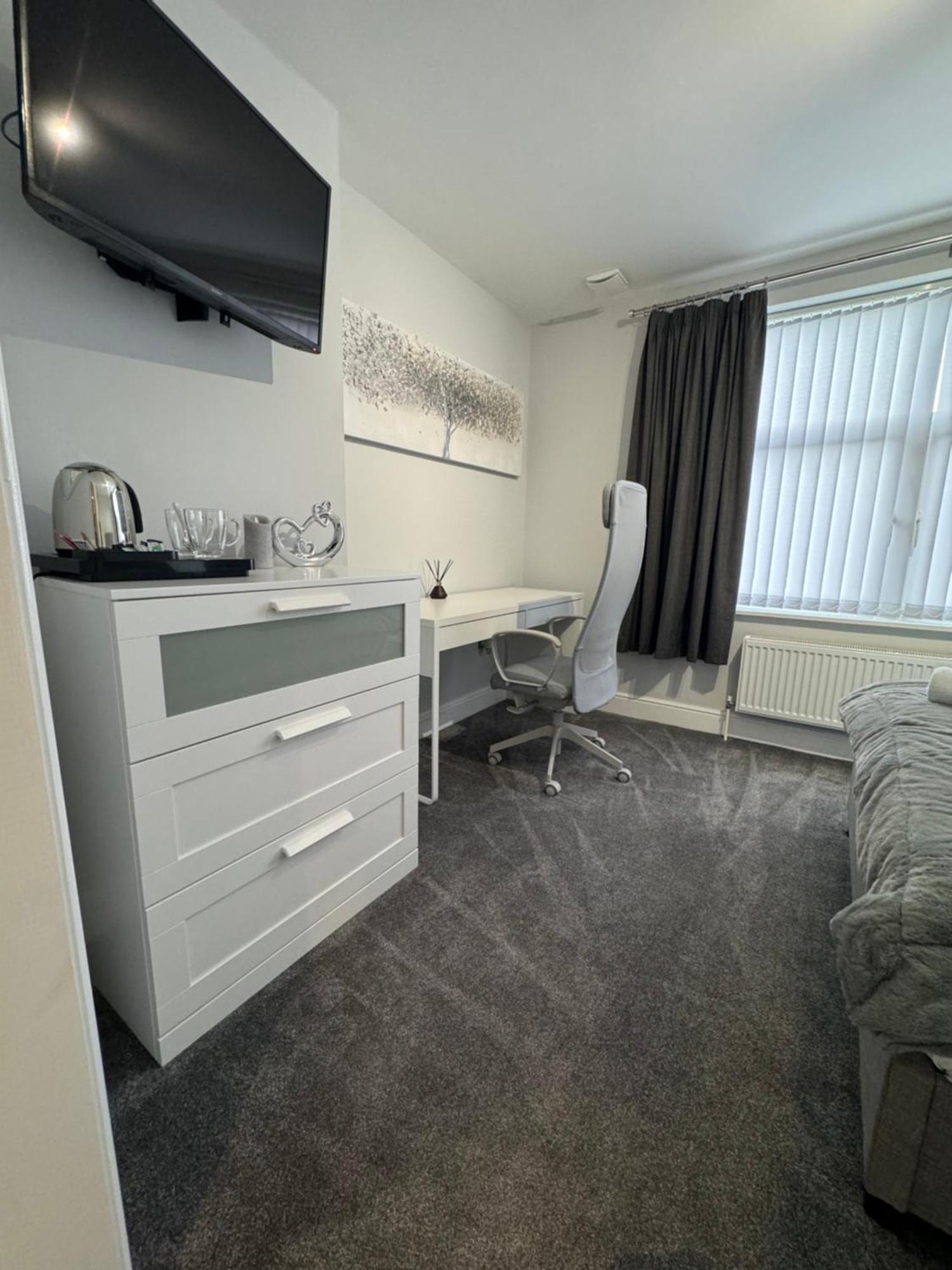 Lymm Living Otel Warrington  Dış mekan fotoğraf